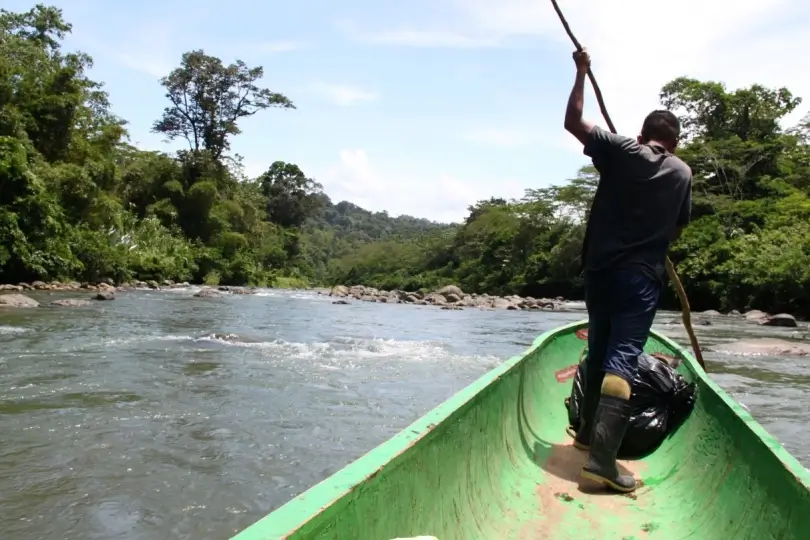 Indigene-Leute-von-Costa-Rica-Kaffee-Tour-Bribri-Catato-Familie-Wasserfall-Kanu