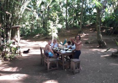 family-lunch-at-finca